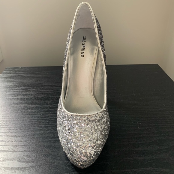 Glittery silver high heels - Picture 2 of 4